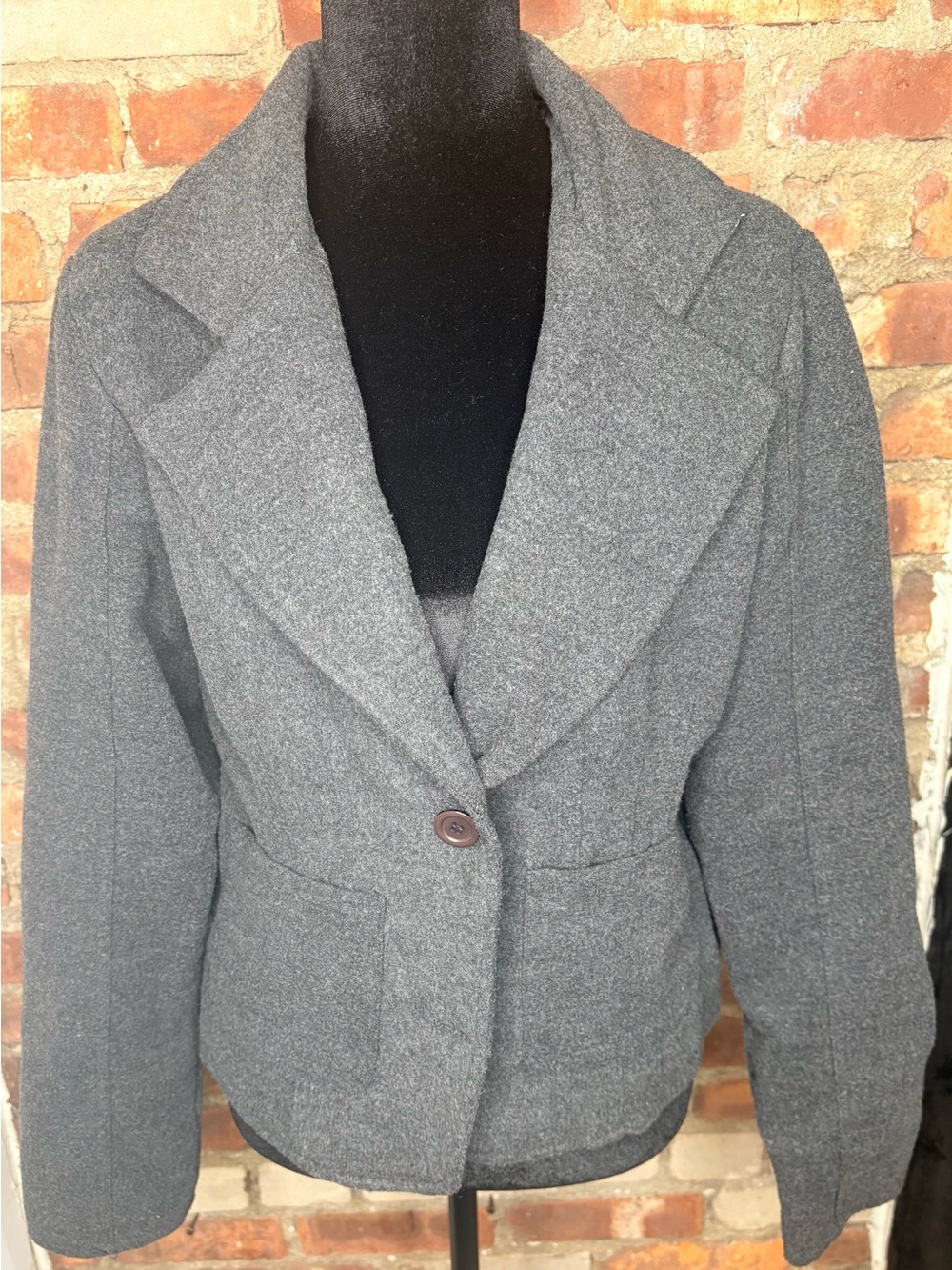 buttons Gray Women's Single-Button Wool-Blend Blazer